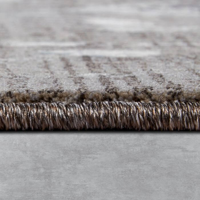 The Rugs Vintage Floral Short Pile Rug - Timeless Elegance