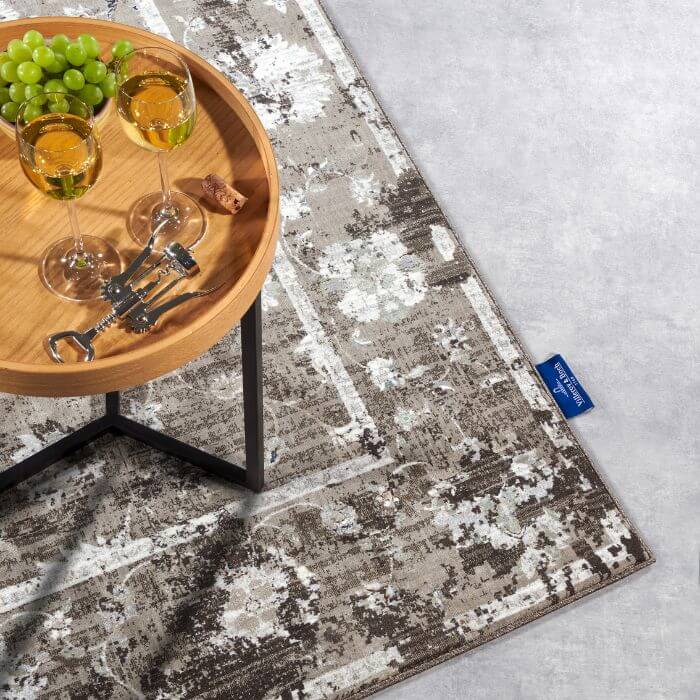 The Rugs Vintage Floral Short Pile Rug - Timeless Elegance