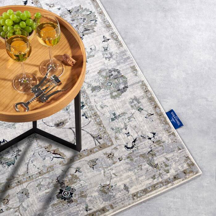 The Rugs Vintage Floral Short Pile Rug - Timeless Elegance