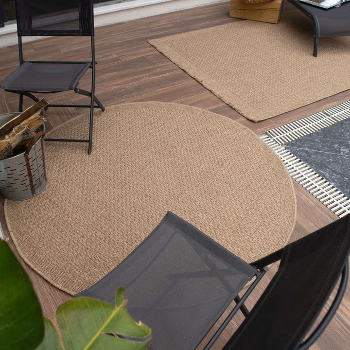 Nature Outdoor rug is very easy to maintain and water-resistant