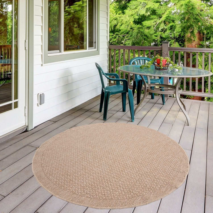 Nature Outdoor rug is very easy to maintain and water-resistant