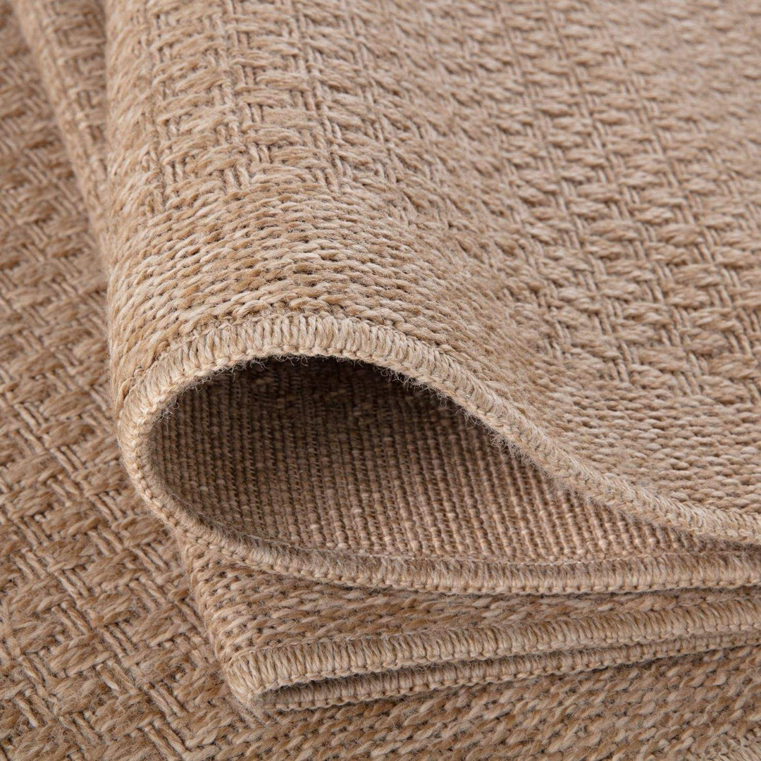 Nature Outdoor rug is very easy to maintain and water-resistant