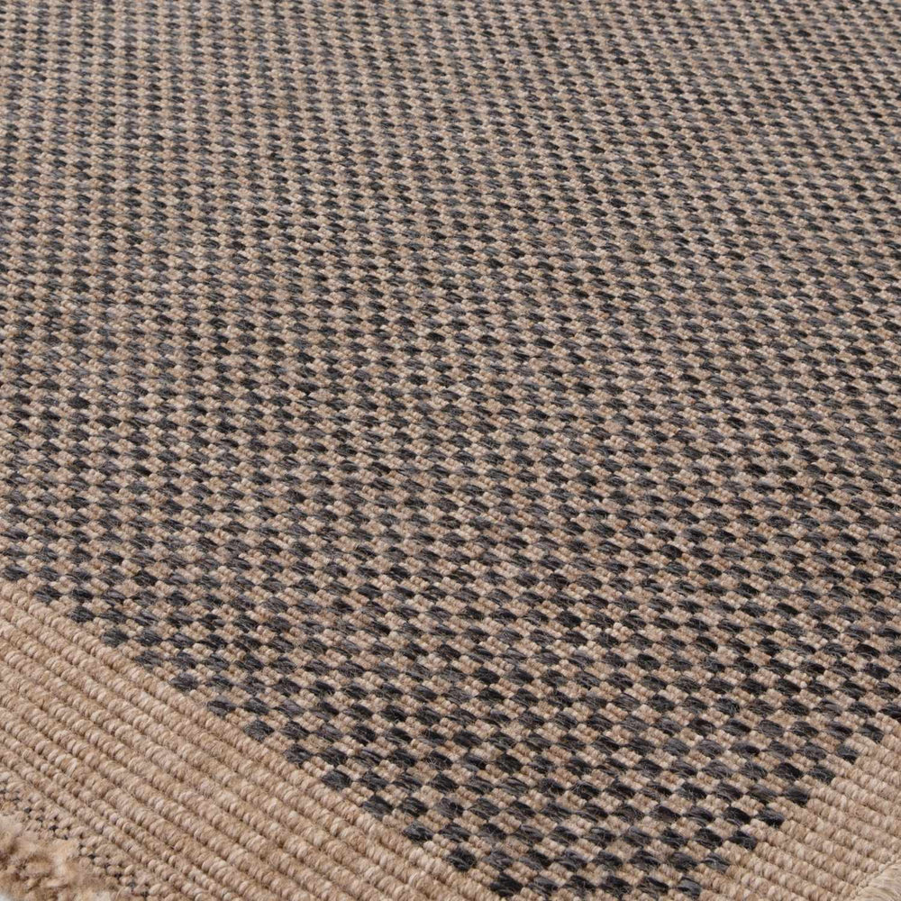 Nature Outdoor Rug dark grey easy to maintain and water-resistant