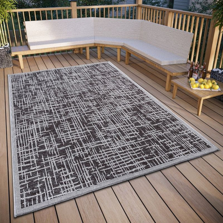 Indoor-Outdoor Abstract Rug – Weatherproof