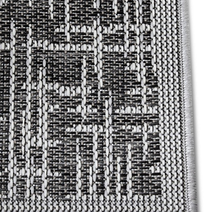 Indoor-Outdoor Abstract Rug – Weatherproof