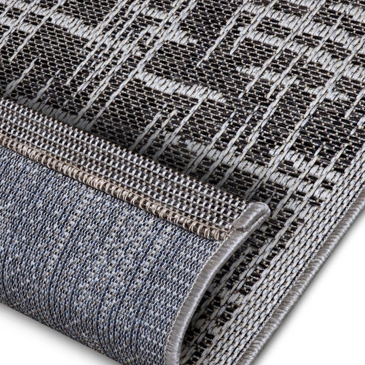 Indoor-Outdoor Abstract Rug – Weatherproof