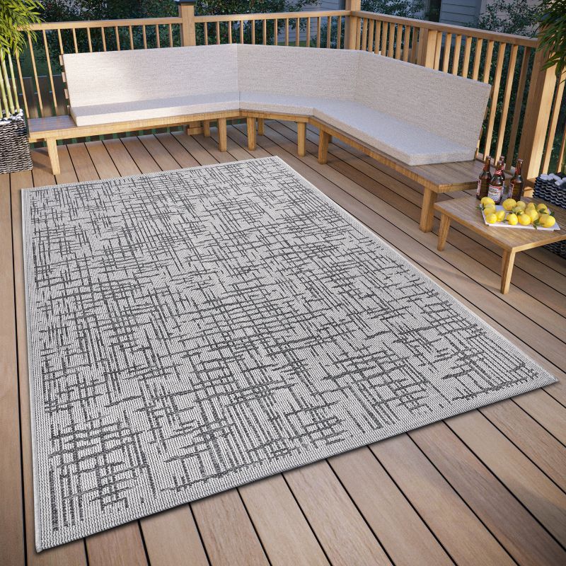 Indoor-Outdoor Abstract Rug – Weatherproof
