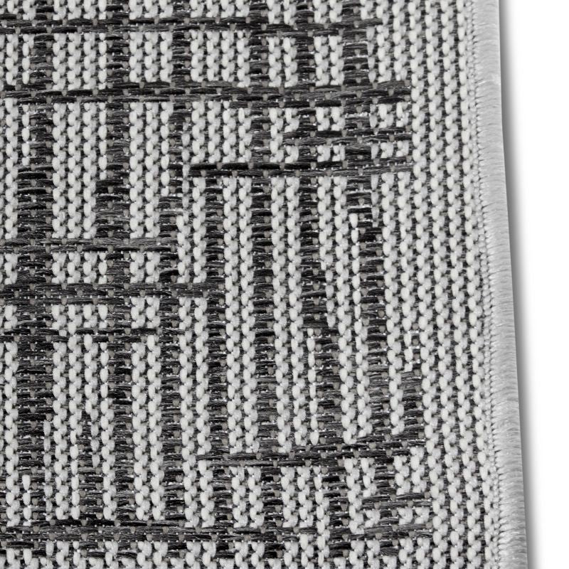 Indoor-Outdoor Abstract Rug – Weatherproof