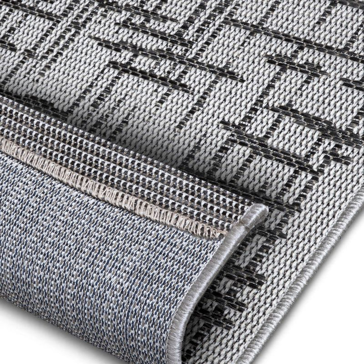 Indoor-Outdoor Abstract Rug – Weatherproof
