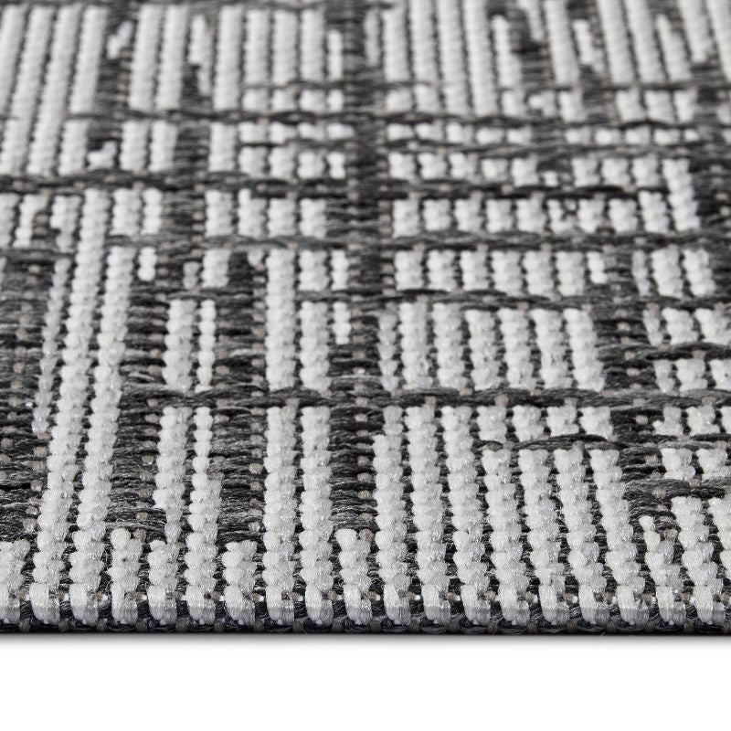 Indoor-Outdoor Abstract Rug – Weatherproof