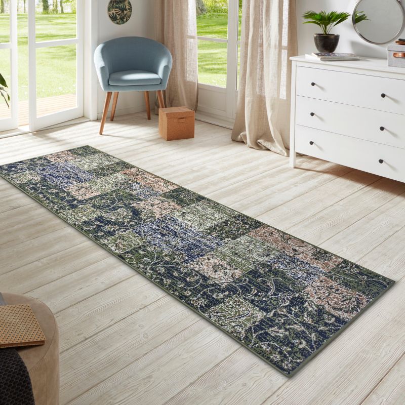 Classic Patchwork Velour Rug – Red & Green