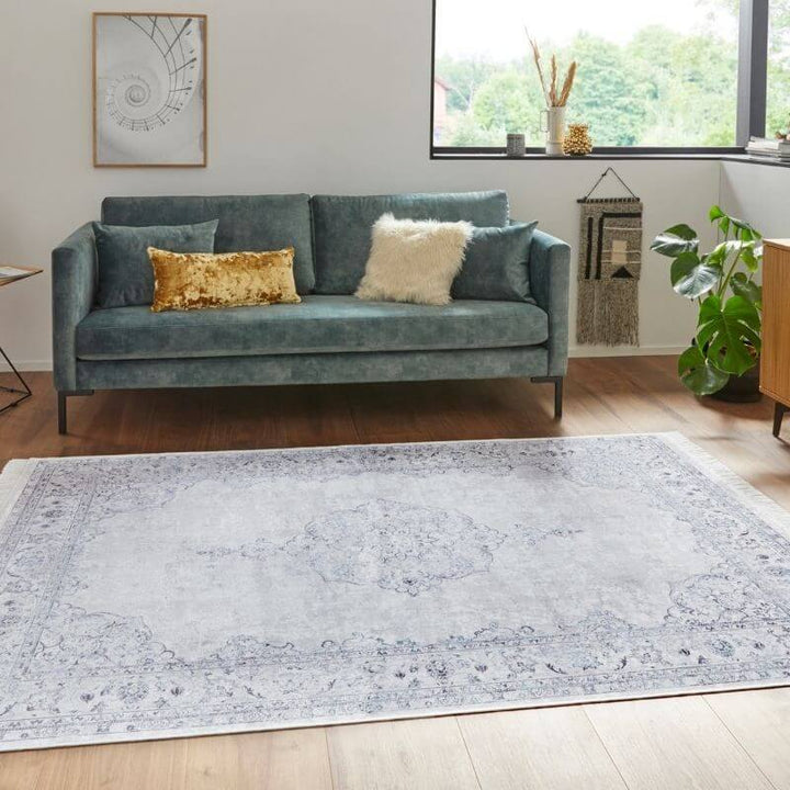 The Rugs Fringed Vintage Medallion Rug - Classic Elegance