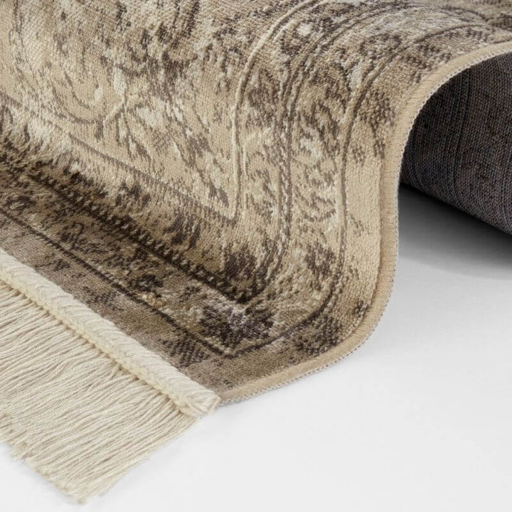 The Rugs Fringed Vintage Medallion Rug - Classic Elegance