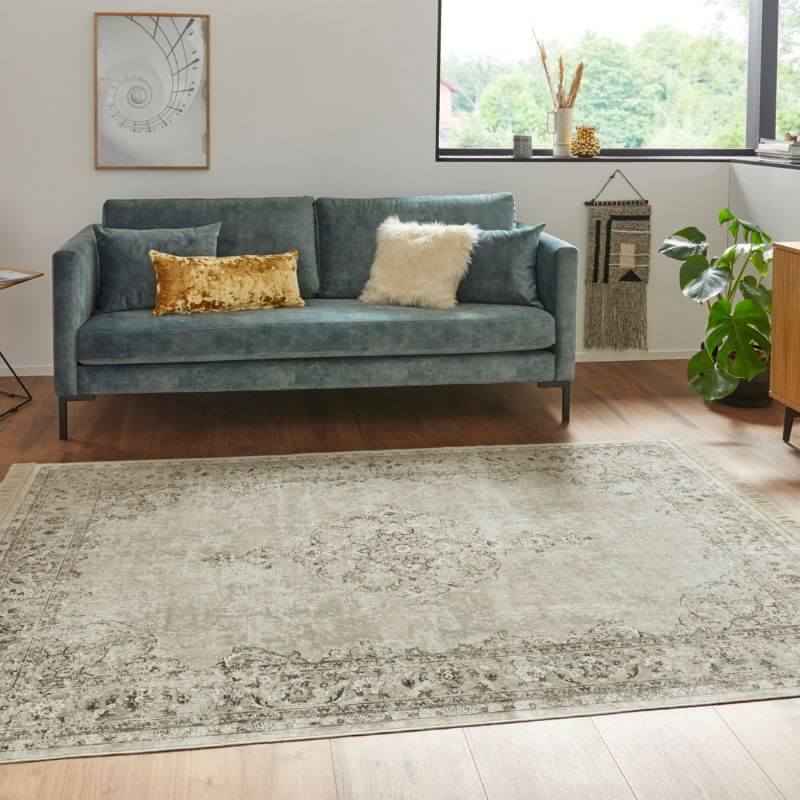 The Rugs Fringed Vintage Medallion Rug - Classic Elegance