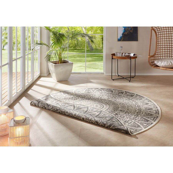 The Rugs Outdoor-Indoor Reversible Round Rug: Versatility