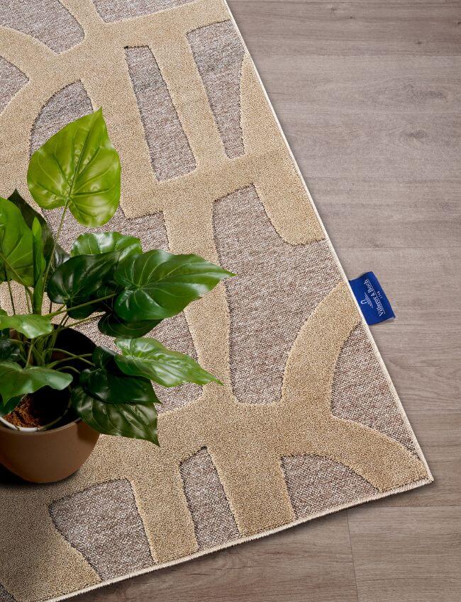 The Rugs Geometric Design Short Pile Rug - Modern Comfort