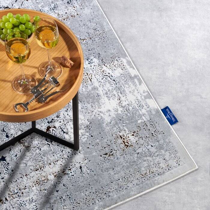 The Rugs Vintage Look Rug - Luxurious White Elegance