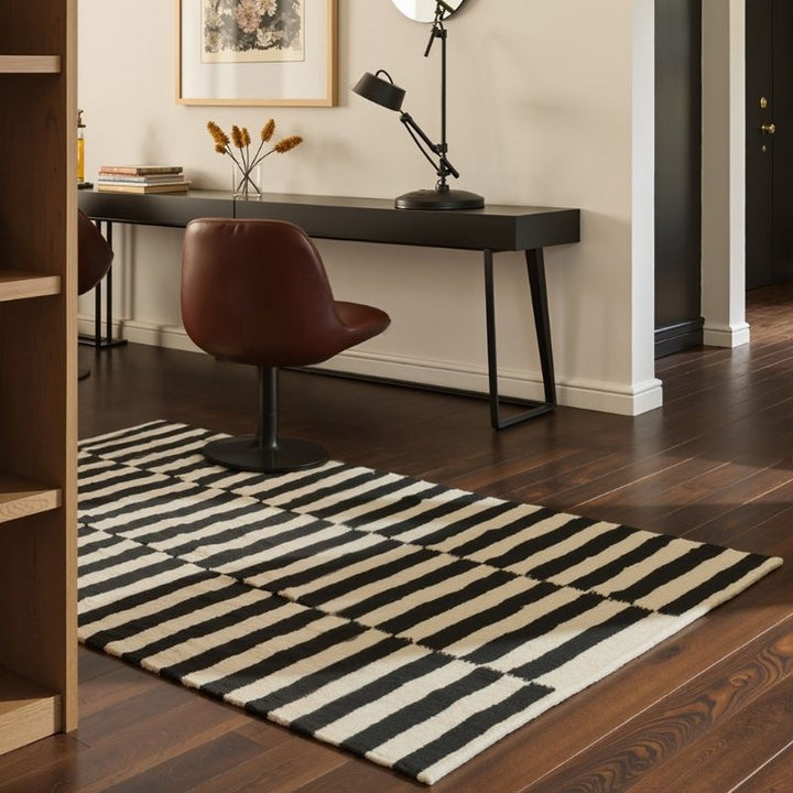 Wool Rug Donna – Black & Natural White