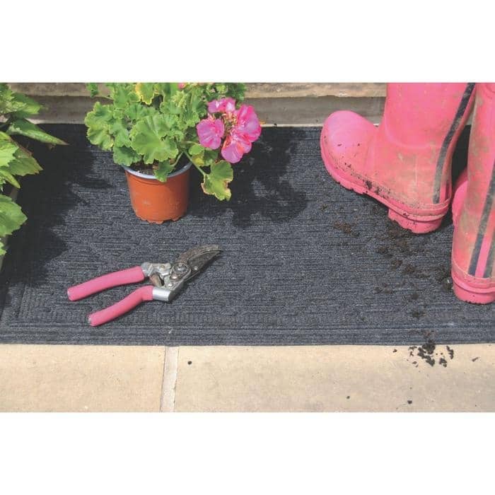 The Rugs Eco Outdoor Mat: Scraper Graphite Diamond Design