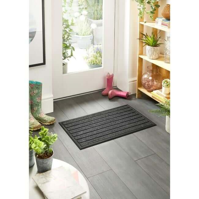 The Rugs Scraper Doormat in Black: Outdoor Mud Remover