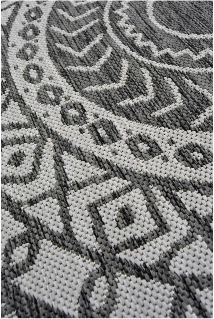 County Circle Indoor/Outdoor Rug | Versatile Home Decor
