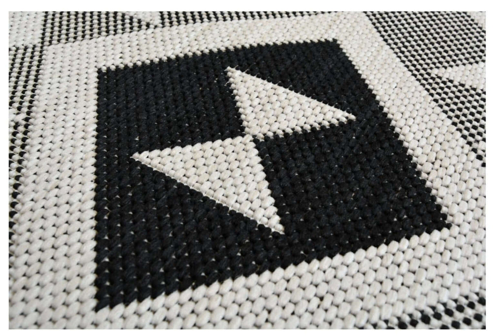 County Geo Chequer Indoor/Outdoor Rug | Versatile Home Decor