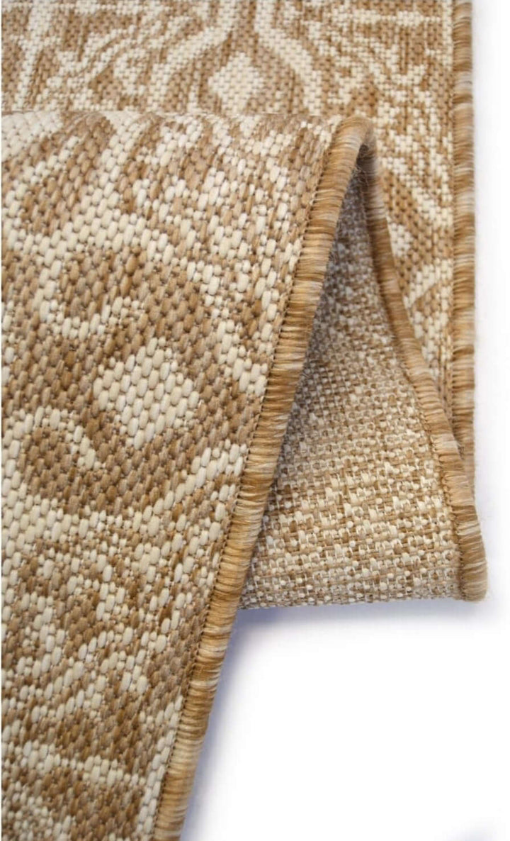 County Victorian Indoor/Outdoor Rug | Versatile Home Decor |