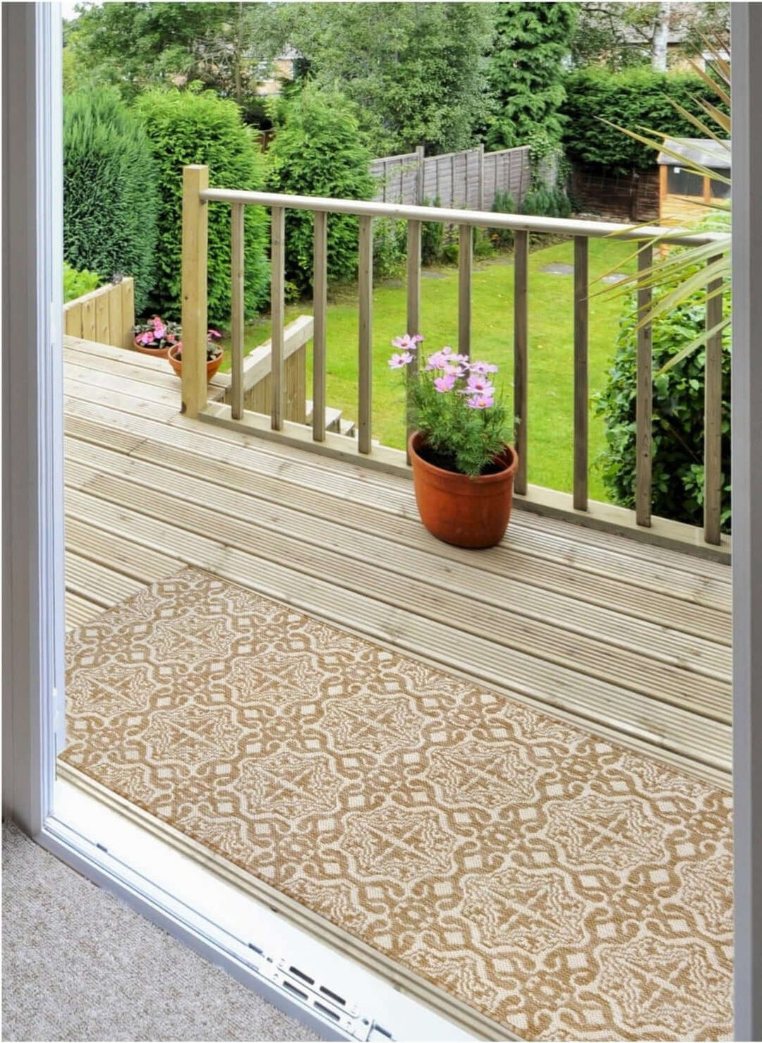 County Victorian Indoor/Outdoor Rug | Versatile Home Decor |