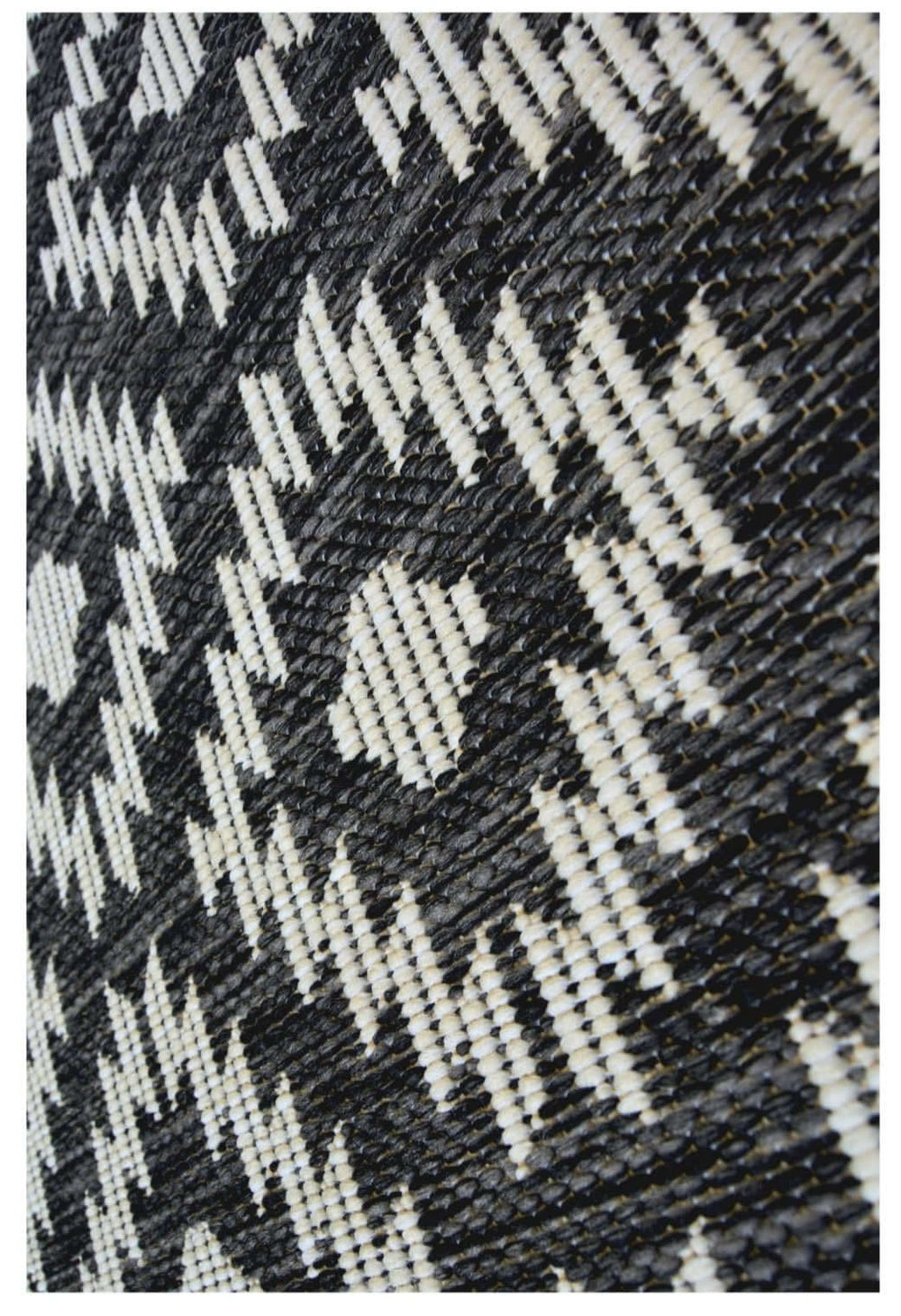 County Genesis Indoor/Outdoor Rug | Versatile Home Decor