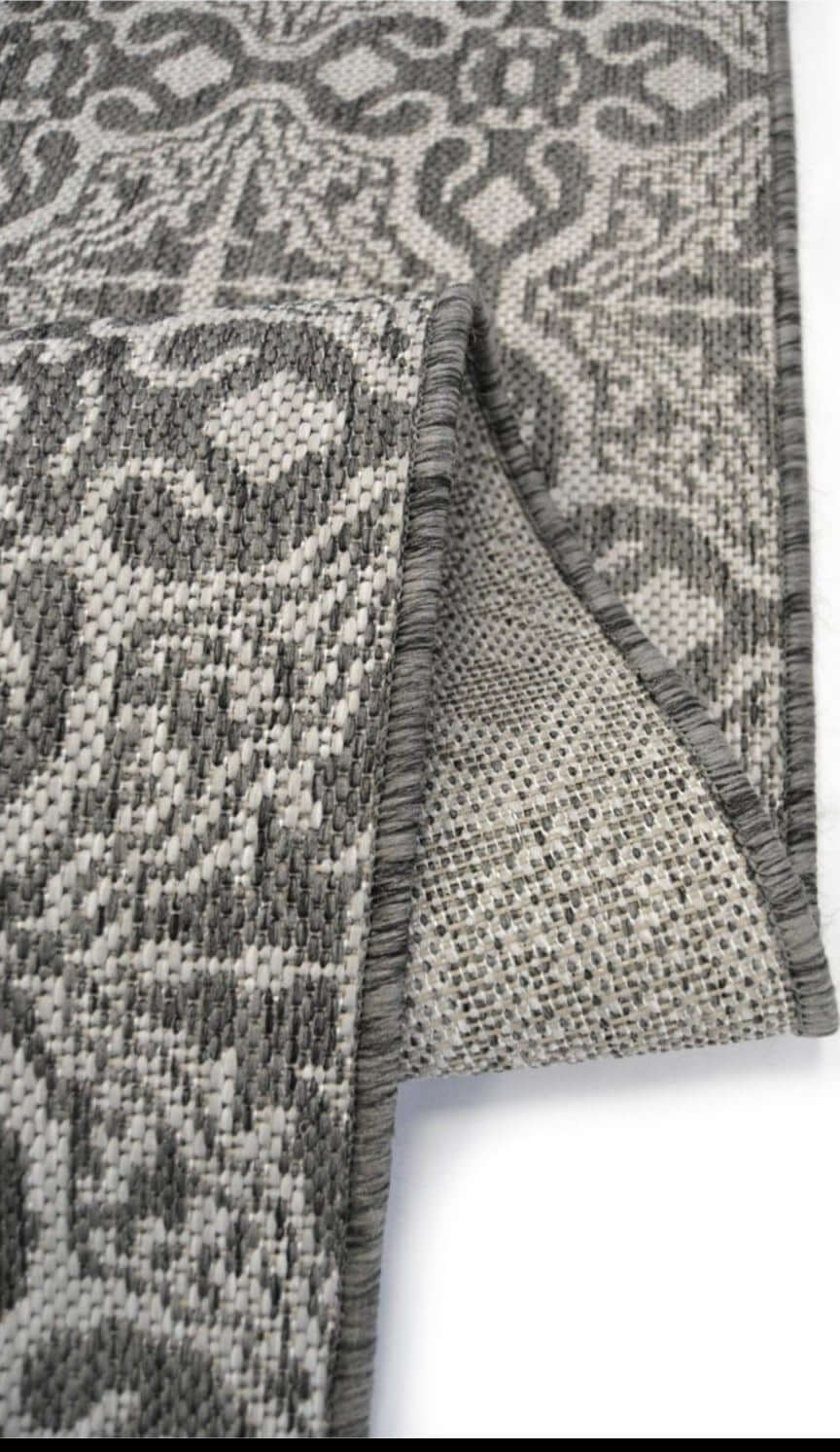 County Victorian Indoor/Outdoor Rug | Versatile Home Decor |