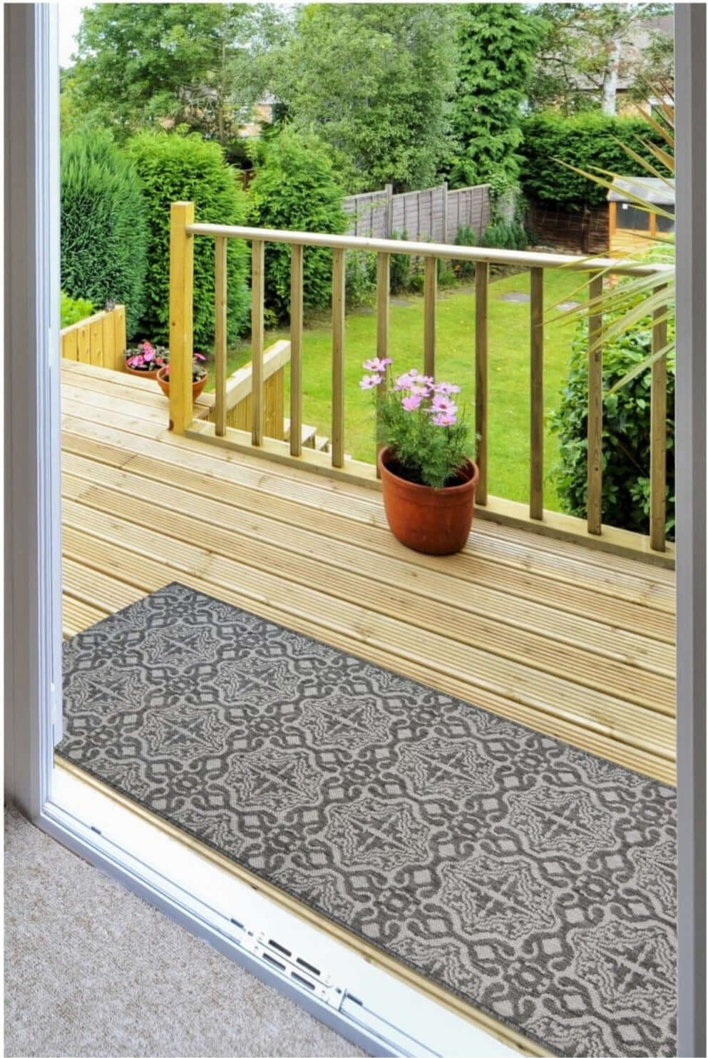 County Victorian Indoor/Outdoor Rug | Versatile Home Decor |