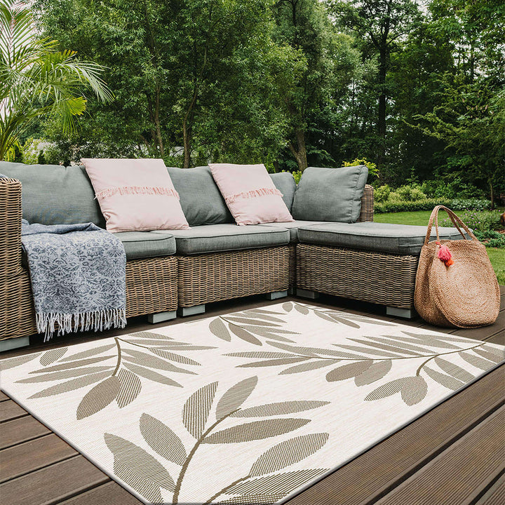 Trailing Leaves Design Reversible Outdoor Rug in Green & Brown