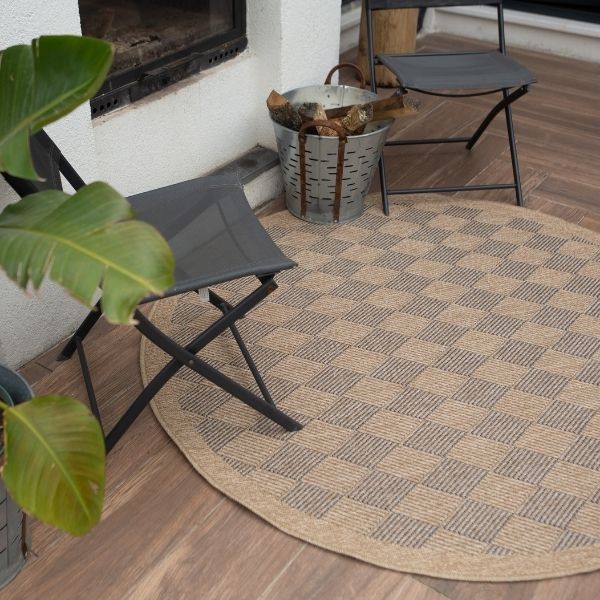 Round Rugs for Outdoor Living Spaces