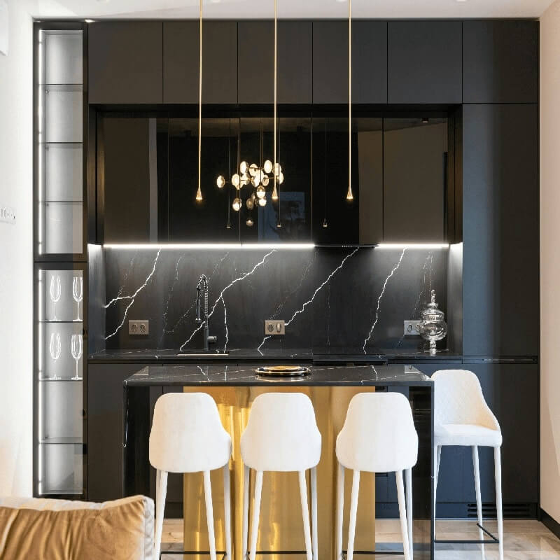 Timeless Contrast: Black & White Kitchen Decor Ideas for 2024