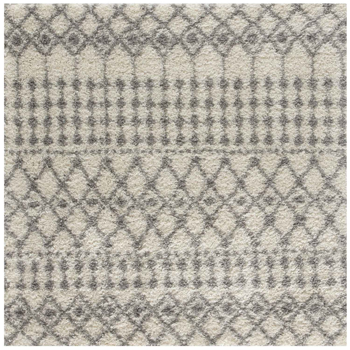 Shaggy Rug Ivory-Grey colours non-shedding, pet-friendly.