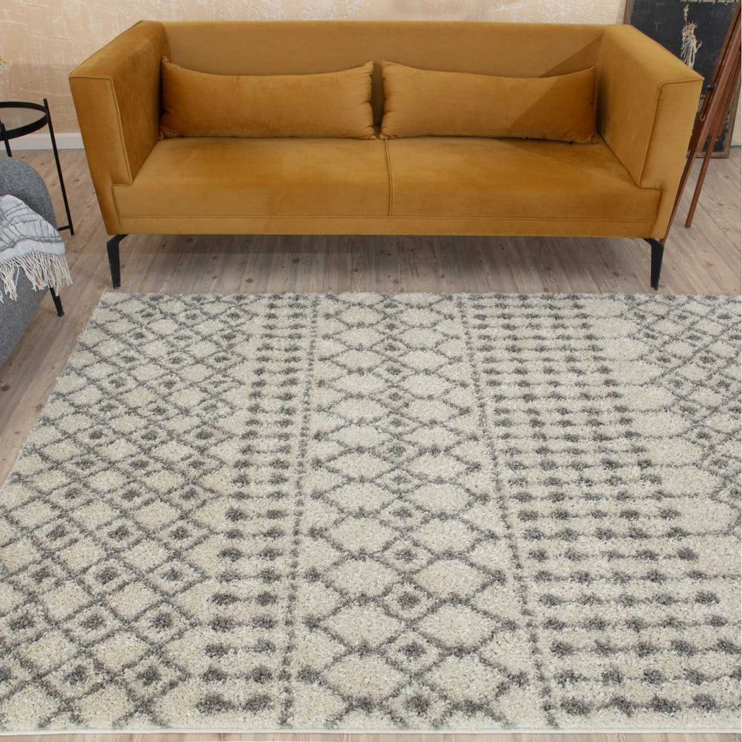 Shaggy Rug Ivory-Grey colours non-shedding, pet-friendly.