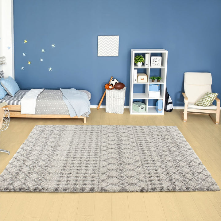 Shaggy Rug Ivory-Grey colours non-shedding, pet-friendly.