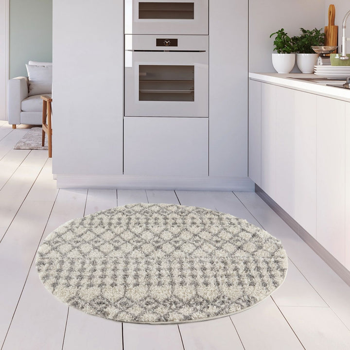 Shaggy Rug Ivory-Grey colours non-shedding, pet-friendly.
