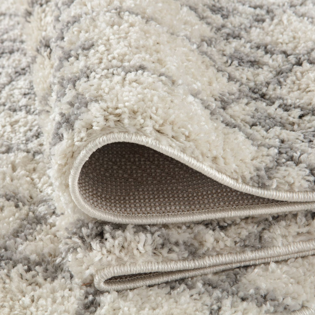 Shaggy Rug Ivory-Grey colours non-shedding, pet-friendly.