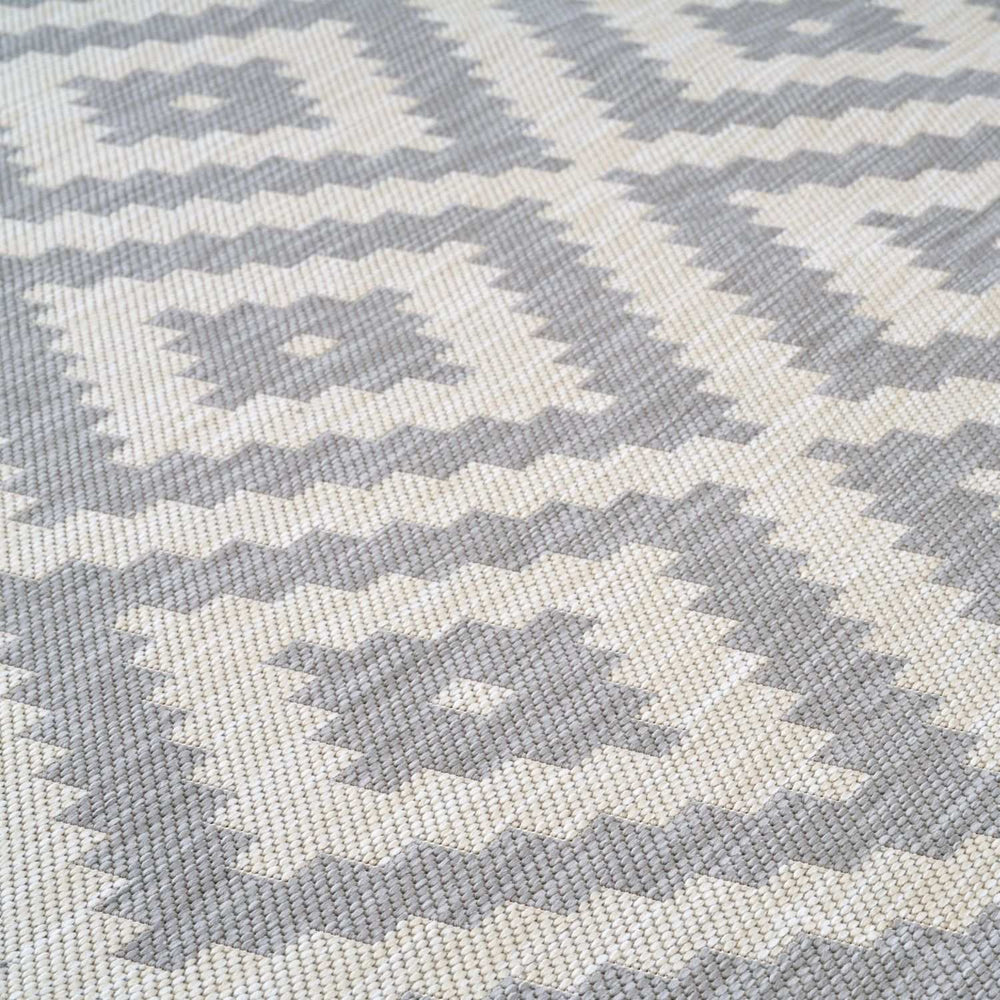 Grey Diamond Design Outdoor Rug for Garden | The Rugs