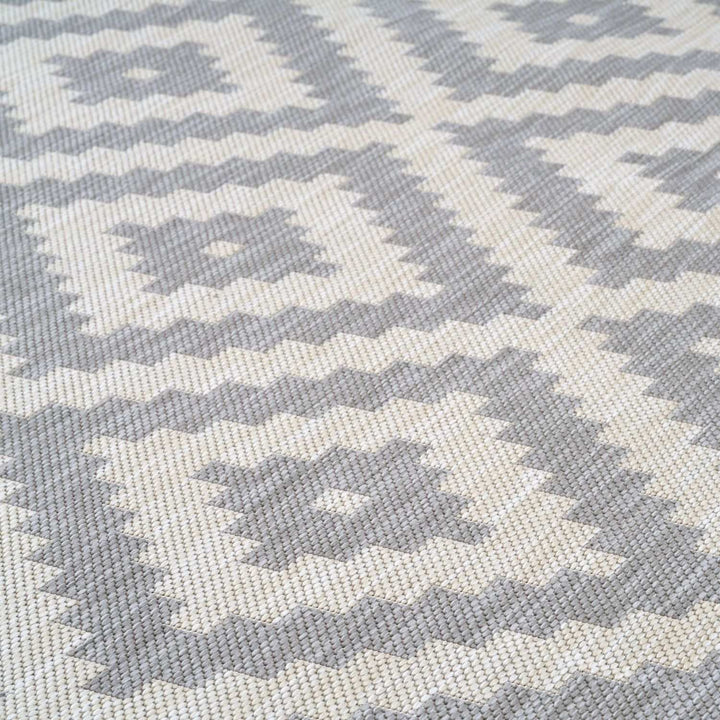 Grey Diamond Design Outdoor Rug for Garden | The Rugs
