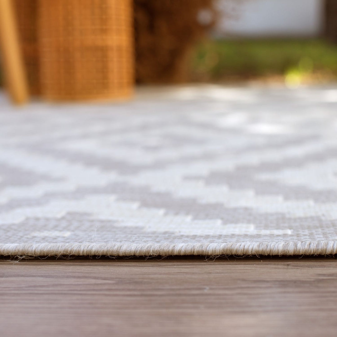 Grey Diamond Design Outdoor Rug for Garden | The Rugs