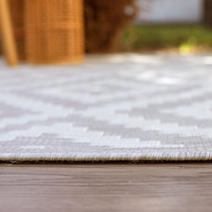 Grey Diamond Design Outdoor Rug for Garden | The Rugs