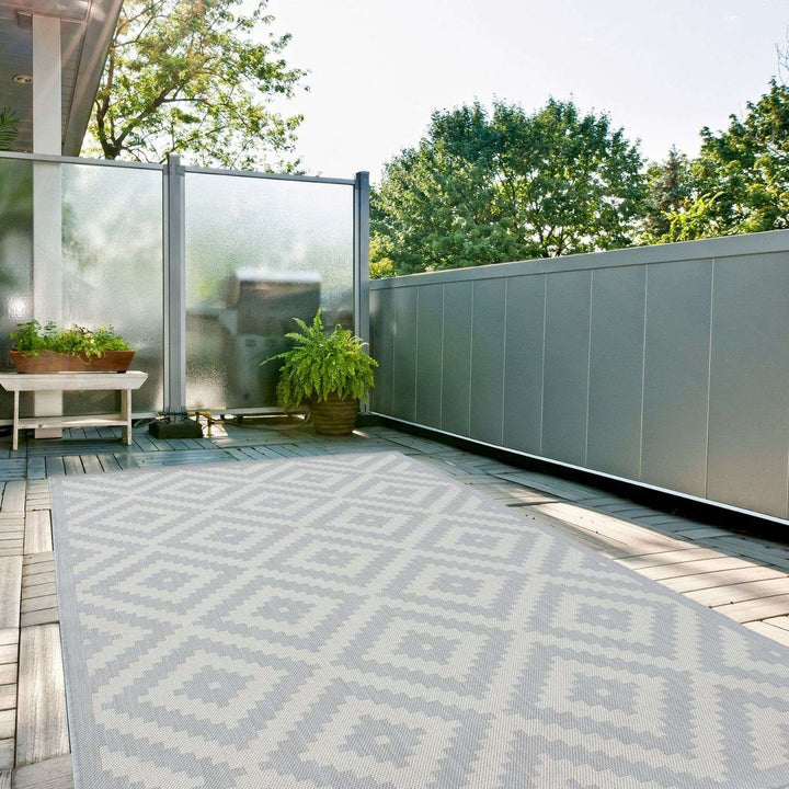 Grey Diamond Design Outdoor Rug for Garden | The Rugs
