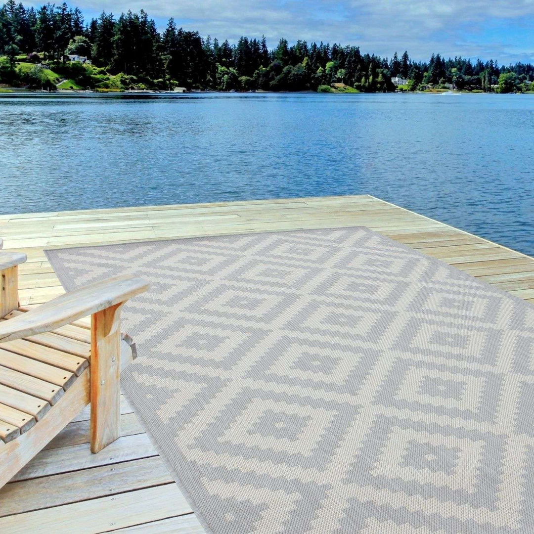 Grey Diamond Design Outdoor Rug for Garden | The Rugs