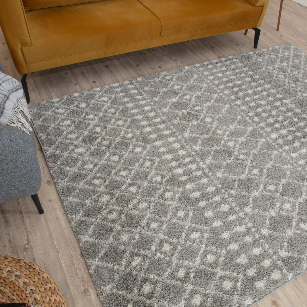 Moroccan-style thick shaggy rug pet-friendly, easy to clean