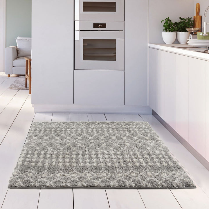 Moroccan-style thick shaggy rug pet-friendly, easy to clean