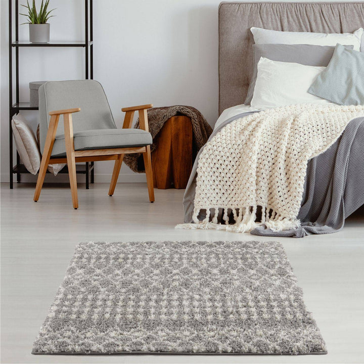Moroccan-style thick shaggy rug pet-friendly, easy to clean