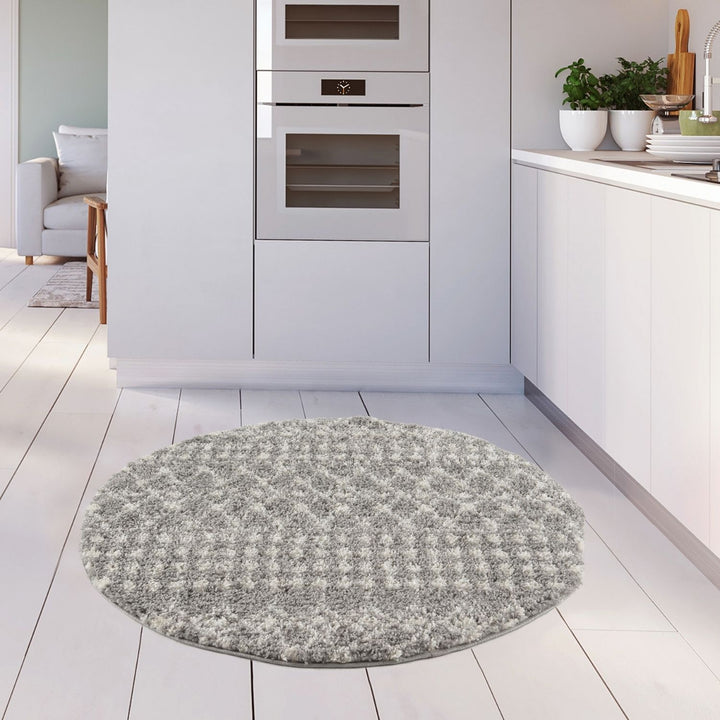 Moroccan-style thick shaggy rug pet-friendly, easy to clean