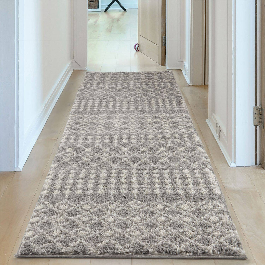 Moroccan-style thick shaggy rug pet-friendly, easy to clean